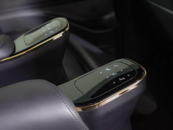 GAC Trumpchi M8 II с пробегом 2023 года, цена 3 990 000 рублей, 29900 км, минивэн, Автокод Объявления