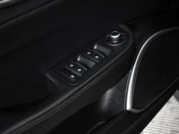 Alfa Romeo Giulia II (952) с пробегом 2018 года, цена 2 800 000 рублей, 90325 км, седан, Автокод Объявления