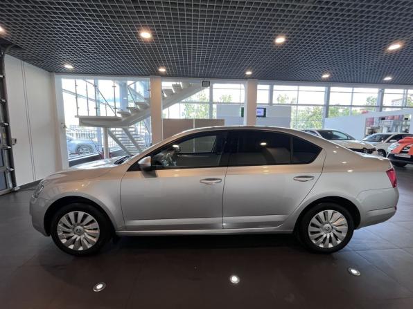 Skoda Octavia III (A7) с пробегом 2014 года, цена 945 000 рублей, 300255 км, лифтбек, Автокод Объявления
