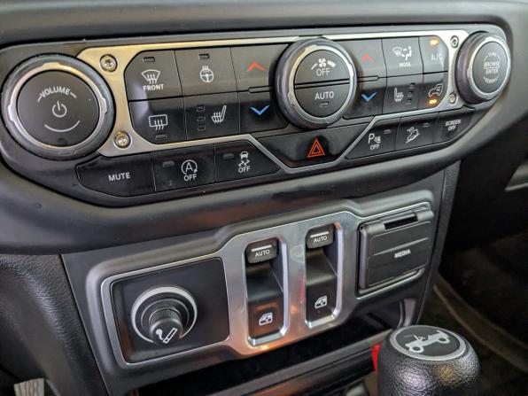 Jeep Wrangler IV (JL) с пробегом 2018 года, цена 3 900 000 рублей, 86461 км, внедорожник, Автокод Объявления