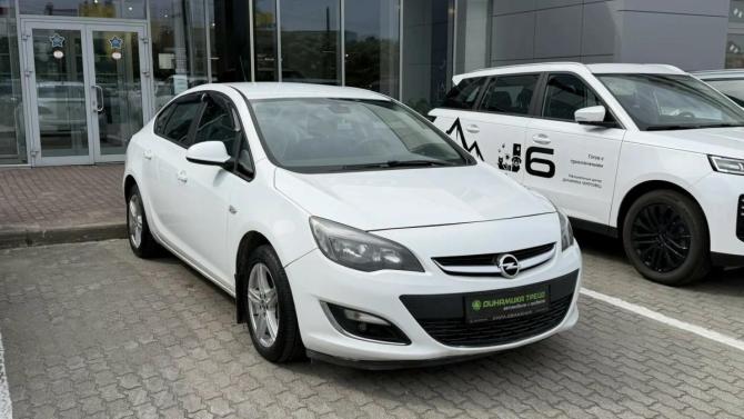 Opel Astra J Рестайлинг с пробегом 2012 года, цена 581 000 рублей, 263836 км, седан, Автокод Объявления