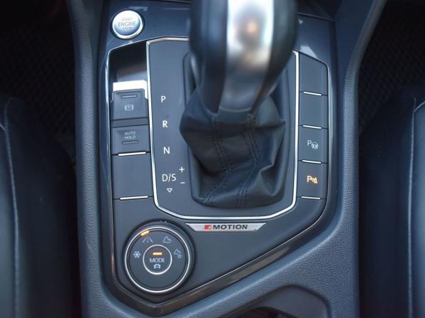 Volkswagen Tiguan II с пробегом 2018 года, цена 2 350 000 рублей, 69683 км, внедорожник, Автокод Объявления
