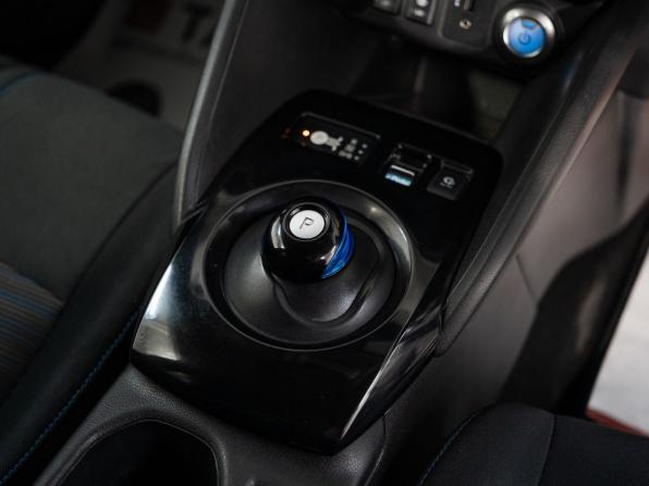 Nissan Leaf II (ZE1) с пробегом 2017 года, цена 1 780 000 рублей, 154508 км, хэтчбек, Автокод Объявления