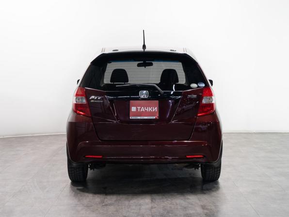 Honda Fit II с пробегом 2012 года, цена 900 000 рублей, 91800 км, хэтчбек, Автокод Объявления