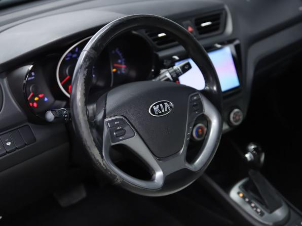 Kia Rio III Рестайлинг с пробегом 2016 года, цена 990 000 рублей, 137860 км, седан, Автокод Объявления