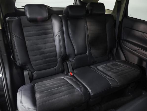 Mitsubishi Outlander III Рестайлинг 3 с пробегом 2022 года, цена 2 589 000 рублей, 99958 км, внедорожник, Автокод Объявления