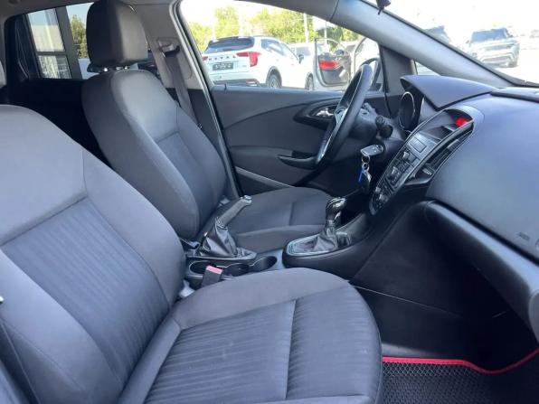 Opel Astra J Рестайлинг с пробегом 2014 года, цена 799 000 рублей, 84398 км, хэтчбек, Автокод Объявления