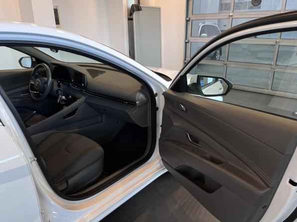 Hyundai Elantra VII (CN7) с пробегом 2021 года, цена 2 090 000 рублей, 107964 км, седан, Автокод Объявления