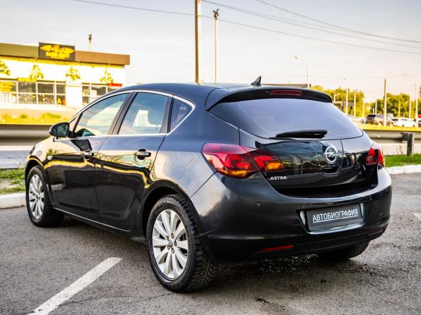 Opel Astra J с пробегом 2011 года, цена 618 000 рублей, 174981 км, хэтчбек, Автокод Объявления