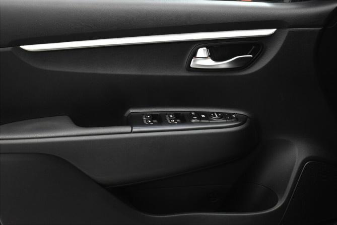 Kia Rio IV Рестайлинг с пробегом 2021 года, цена 1 930 000 рублей, 45377 км, хэтчбек, Автокод Объявления