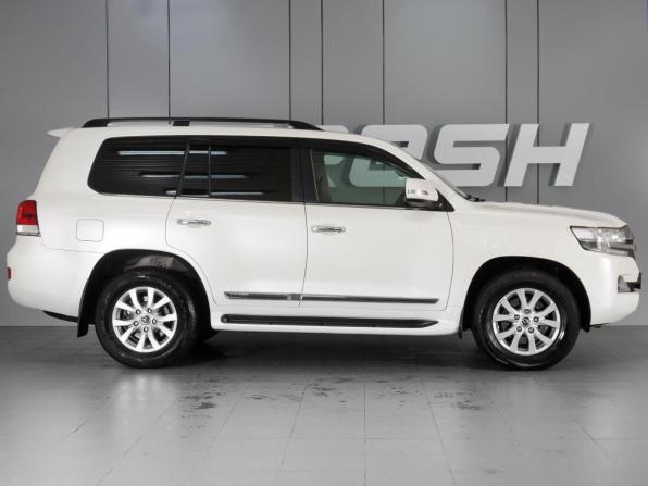 Toyota Land Cruiser 200 Series Рестайлинг 2 с пробегом 2016 года, цена 6 599 000 рублей, 107581 км, внедорожник, Автокод Объявления