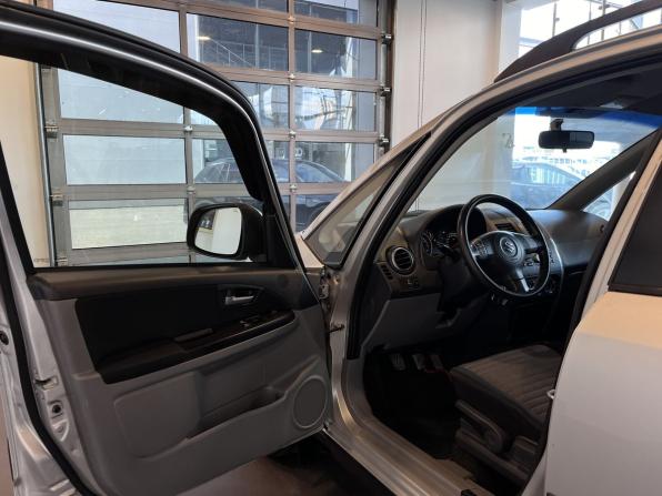 Suzuki SX4 I (Classic) Рестайлинг с пробегом 2012 года, цена 685 000 рублей, 173483 км, хэтчбек, Автокод Объявления