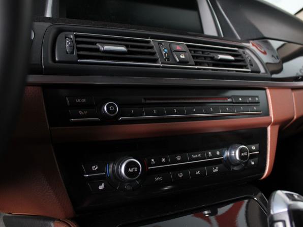 BMW 5 серии VI (F10/F11/F07) Рестайлинг с пробегом 2015 года, цена 2 350 000 рублей, 178000 км, седан, Автокод Объявления