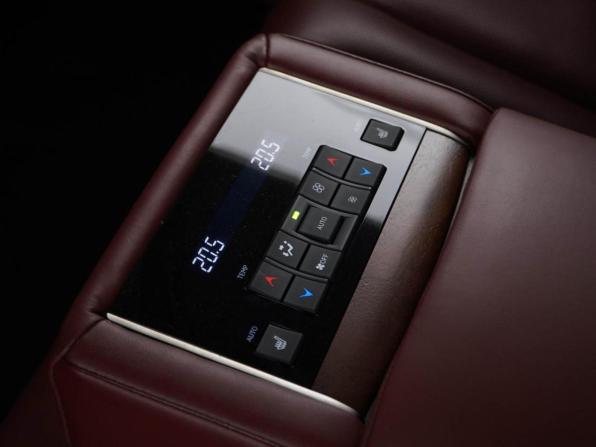 Lexus LX III Рестайлинг 2 с пробегом 2018 года, цена 6 645 605 рублей, 181859 км, внедорожник, Автокод Объявления