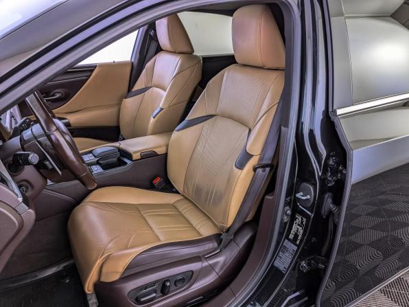 Lexus ES VII с пробегом 2020 года, цена 3 300 000 рублей, 156969 км, седан, Автокод Объявления
