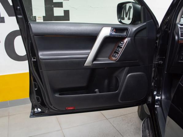 Toyota Land Cruiser Prado 150 Series Рестайлинг 1 с пробегом 2015 года, цена 3 699 000 рублей, 252751 км, внедорожник, Автокод Объявления