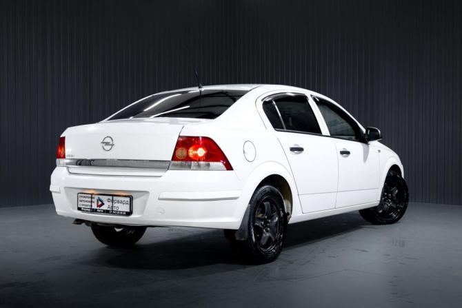Opel Astra H Рестайлинг с пробегом 2011 года, цена 490 000 рублей, 211942 км, седан, Автокод Объявления