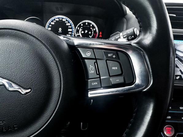 Jaguar F-Pace I с пробегом 2016 года, цена 3 650 000 рублей, 146161 км, внедорожник, Автокод Объявления