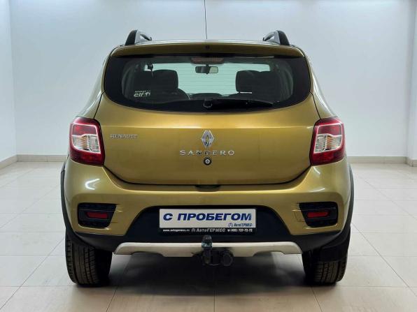 Renault Sandero II с пробегом 2015 года, цена 720 000 рублей, 262257 км, хэтчбек, Автокод Объявления