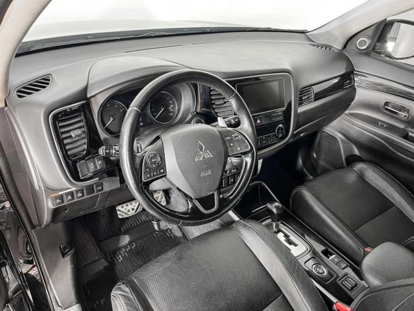 Mitsubishi Outlander III Рестайлинг 2 с пробегом 2018 года, цена 2 131 400 рублей, 233616 км, внедорожник, Автокод Объявления