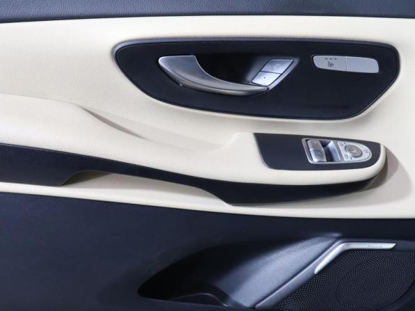 Mercedes-Benz V-Класс III (W447) Рестайлинг с пробегом 2021 года, цена 7 000 000 рублей, 62345 км, минивэн, Автокод Объявления