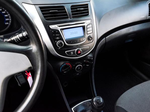 Hyundai Solaris I с пробегом 2012 года, цена 649 000 рублей, 150716 км, хэтчбек, Автокод Объявления
