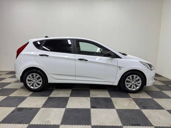 Hyundai Solaris I Рестайлинг с пробегом 2015 года, цена 800 000 рублей, 194000 км, хэтчбек, Автокод Объявления