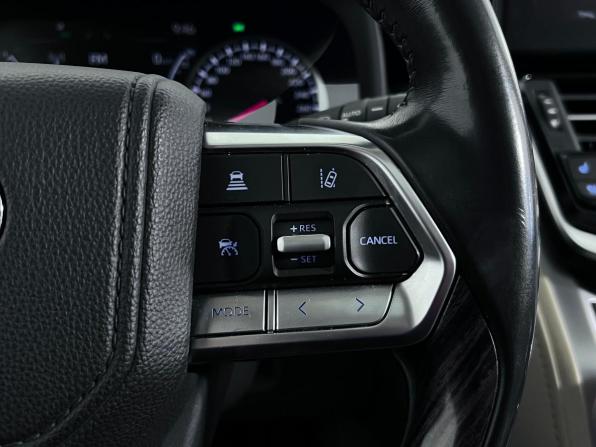 Toyota Land Cruiser 300 Series с пробегом 2022 года, цена 8 500 000 рублей, 122410 км, внедорожник, Автокод Объявления