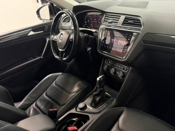 Volkswagen Tiguan II с пробегом 2017 года, цена 2 999 900 рублей, 57000 км, внедорожник, Автокод Объявления