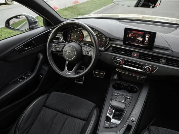 Audi A4 V (B9) с пробегом 2018 года, цена 2 749 000 рублей, 164815 км, седан, Автокод Объявления