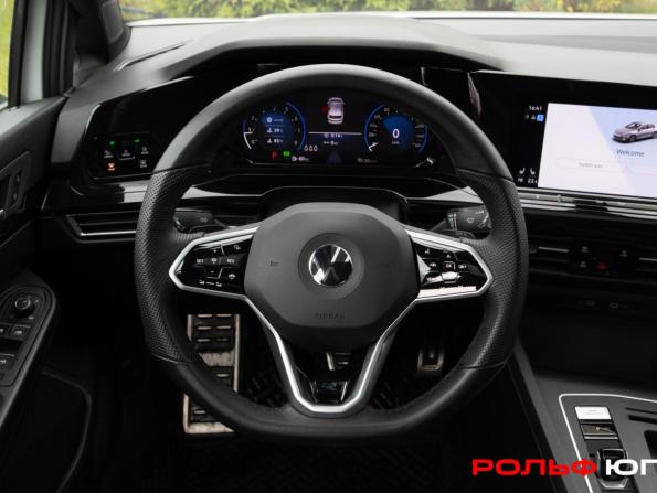 Volkswagen Golf VIII с пробегом 2022 года, цена 2 520 000 рублей, 21810 км, хэтчбек, Автокод Объявления