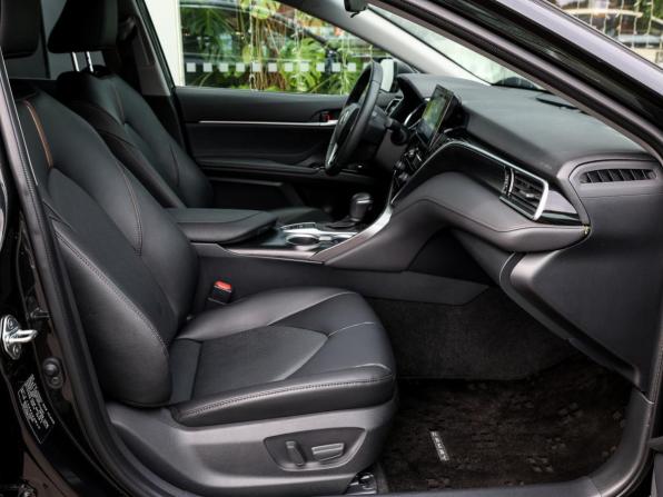 Toyota Camry VIII (XV70) Рестайлинг с пробегом 2023 года, цена 3 249 000 рублей, 9090 км, седан, Автокод Объявления