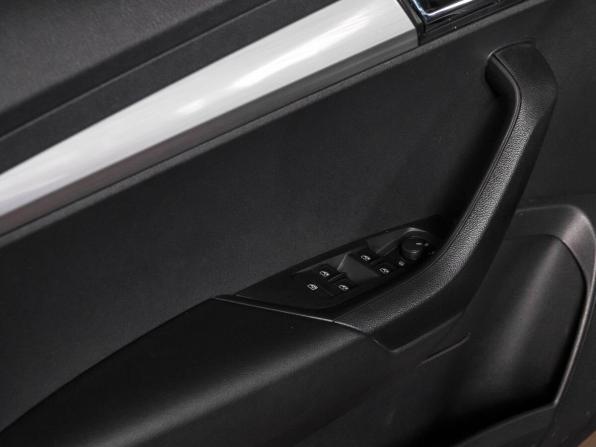 Skoda Karoq I с пробегом 2020 года, цена 2 390 000 рублей, 56990 км, внедорожник, Автокод Объявления
