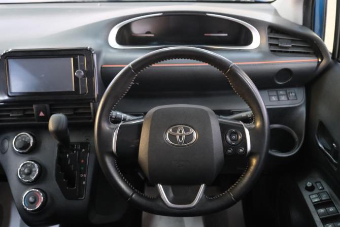 Toyota Sienta II с пробегом 2015 года, цена 1 299 000 рублей, 113000 км, компактвэн, Автокод Объявления