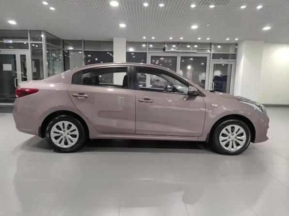 Kia Rio IV с пробегом 2018 года, цена 1 397 000 рублей, 60849 км, седан, Автокод Объявления