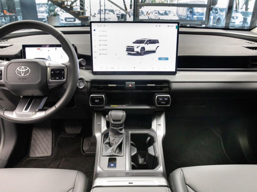 Toyota RAV4 VI (XA60) Москва  - изображение 18