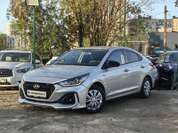 Hyundai Solaris II с пробегом 2017 года, цена 989 000 рублей, 192222 км, седан, Автокод Объявления