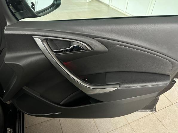 Opel Astra J Рестайлинг с пробегом 2014 года, цена 970 000 рублей, 129427 км, хэтчбек, Автокод Объявления