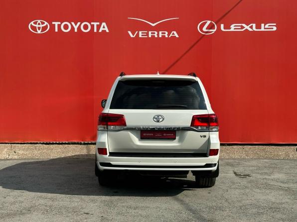 Toyota Land Cruiser 200 Series Рестайлинг 2 с пробегом 2019 года, цена 6 790 000 рублей, 175575 км, внедорожник, Автокод Объявления