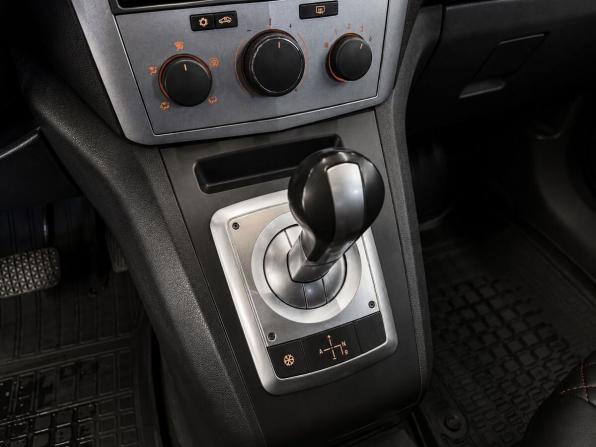 Opel Zafira B Рестайлинг с пробегом 2012 года, цена 899 000 рублей, 107882 км, компактвэн, Автокод Объявления