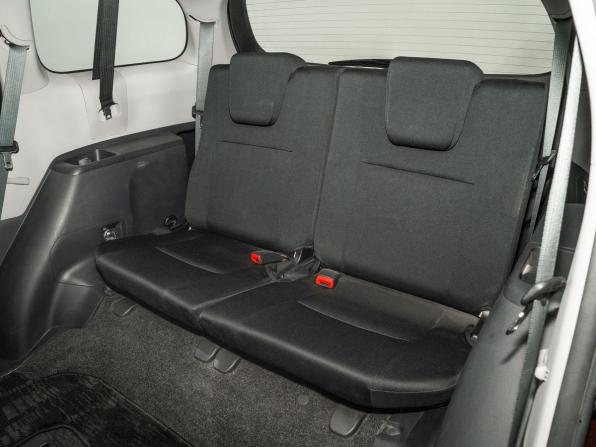 Toyota Wish II Рестайлинг с пробегом 2013 года, цена 1 395 000 рублей, 132300 км, минивэн, Автокод Объявления