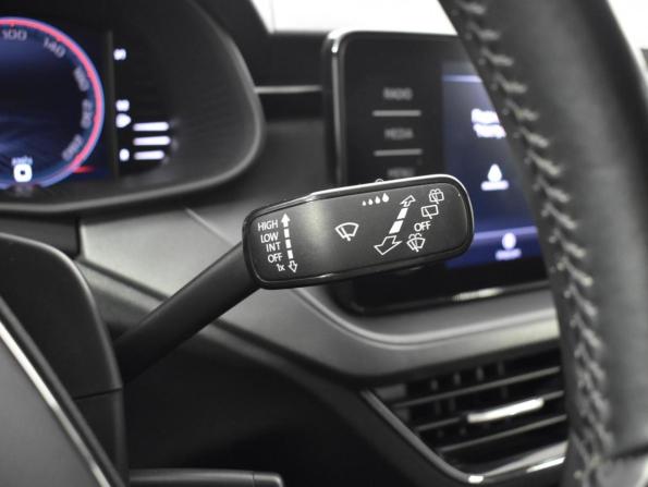 Skoda Rapid II с пробегом 2022 года, цена 2 037 900 рублей, 53525 км, лифтбек, Автокод Объявления