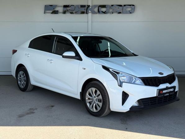 Kia Rio IV Рестайлинг с пробегом 2020 года, цена 1 669 000 рублей, 47233 км, седан, Автокод Объявления