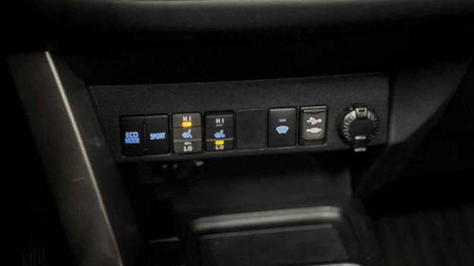 Toyota RAV4 IV (XA40) Рестайлинг с пробегом 2017 года, цена 2 230 000 рублей, 127516 км, внедорожник, Автокод Объявления