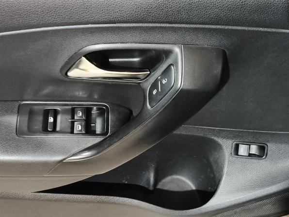 Volkswagen Polo V с пробегом 2013 года, цена 550 000 рублей, 285537 км, седан, Автокод Объявления