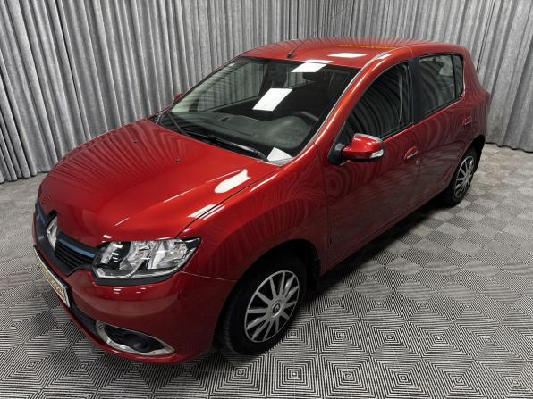Renault Sandero II с пробегом 2014 года, цена 765 000 рублей, 158464 км, хэтчбек, Автокод Объявления
