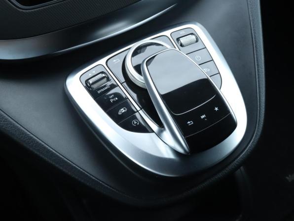 Mercedes-Benz V-Класс III (W447) с пробегом 2018 года, цена 2 860 000 рублей, 386510 км, минивэн, Автокод Объявления