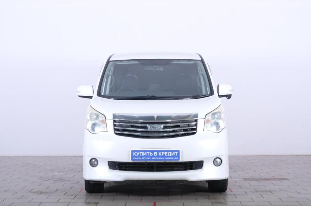 Toyota Noah II (R70) Омск  - изображение 2