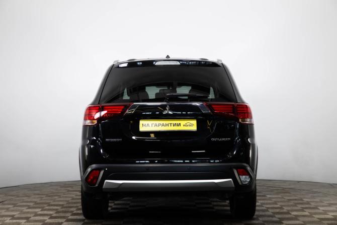 Mitsubishi Outlander III Рестайлинг 2 с пробегом 2016 года, цена 1 999 000 рублей, 149000 км, внедорожник, Автокод Объявления