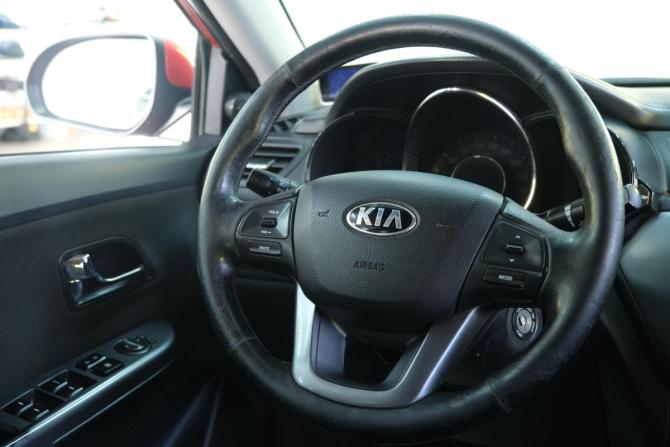 Kia Rio III с пробегом 2013 года, цена 619 000 рублей, 261000 км, хэтчбек, Автокод Объявления